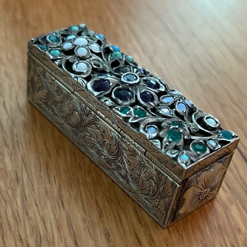 Unique, vintage Italian lipstick holder, engraved and jeweled